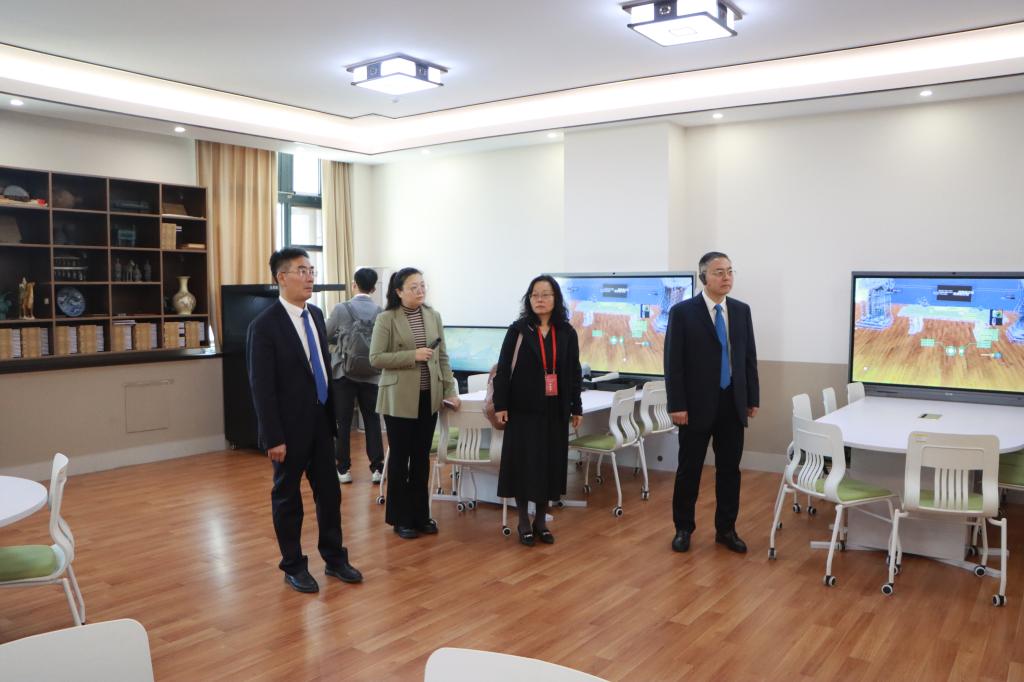 20241121LETOU官网召开师范类专业认证现场考查专家见面会 (9).jpg